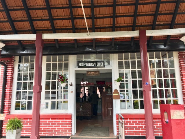 ヌワラエリヤの郵便局　イギリス統治時代のかわいらしい建物